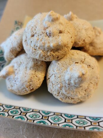 Peanut Meringue Cookies