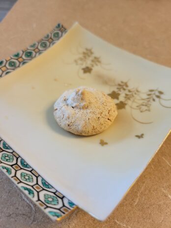 Peanut Meringue Cookies